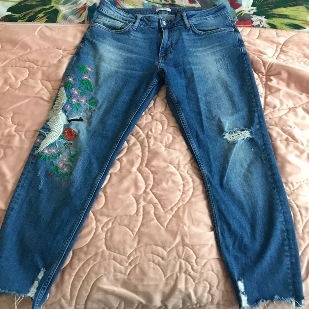 Zara Embroidered Cropped Jeans